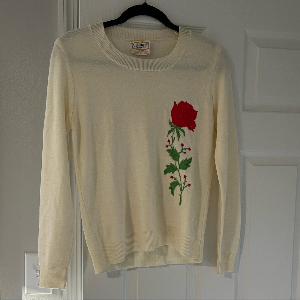 Cream vintage Sweater with Red Rose Design